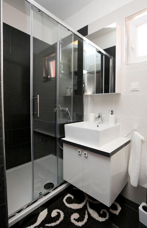 Apartament Catherine'S Garden Szybenik Pokój zdjęcie