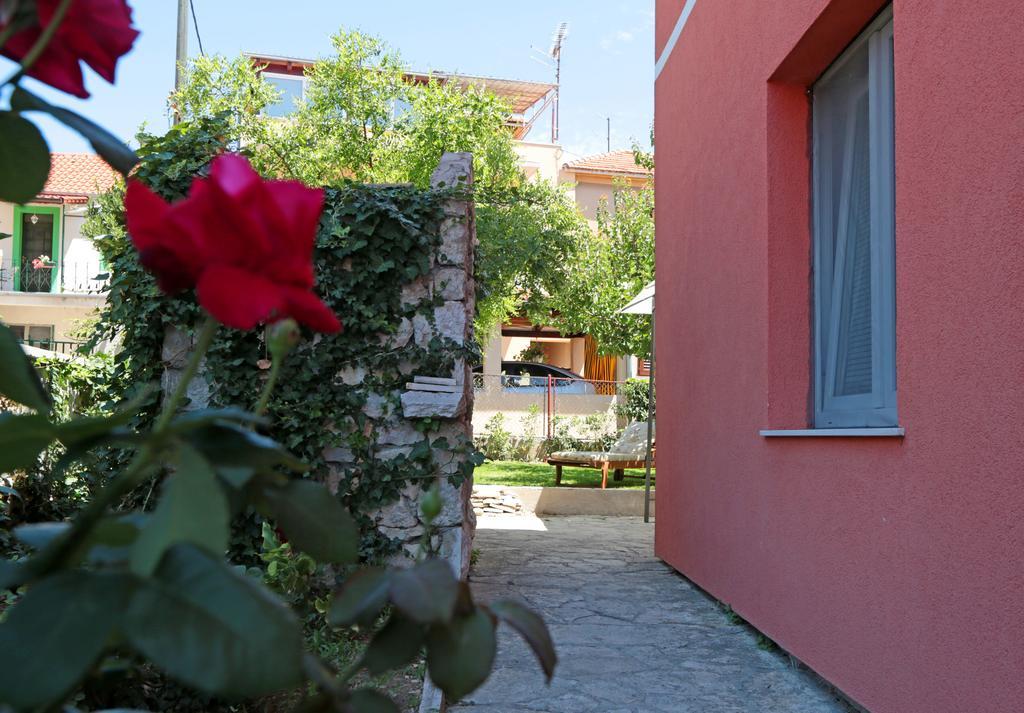Apartament Catherine'S Garden Szybenik Pokój zdjęcie